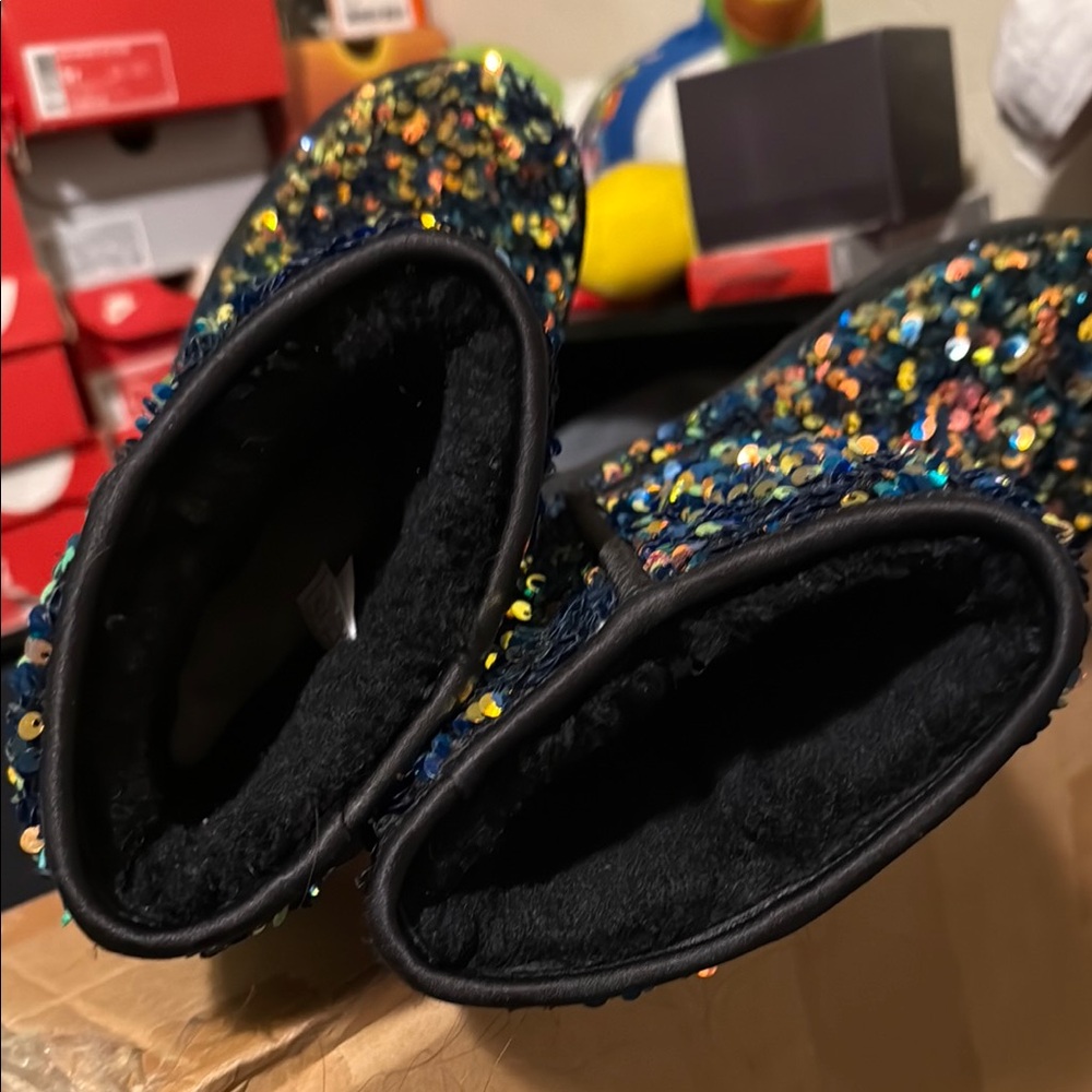 UGG Boots - Picture 6 of 8